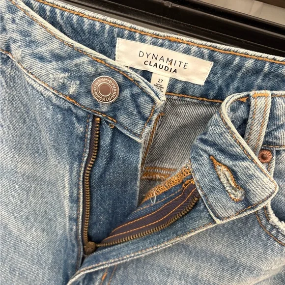 “Claudia” Ripped Jeans, Mint Condition - Picture 2 of 4